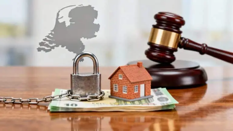 Padlocks, model houses and stacks of coins in front of a map of the Netherlands, with a gavel